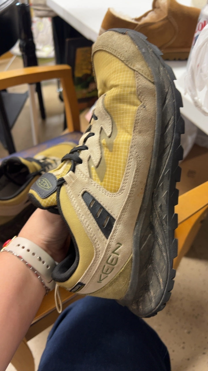 KEEN Sneakers 10.5 Yellow and beige