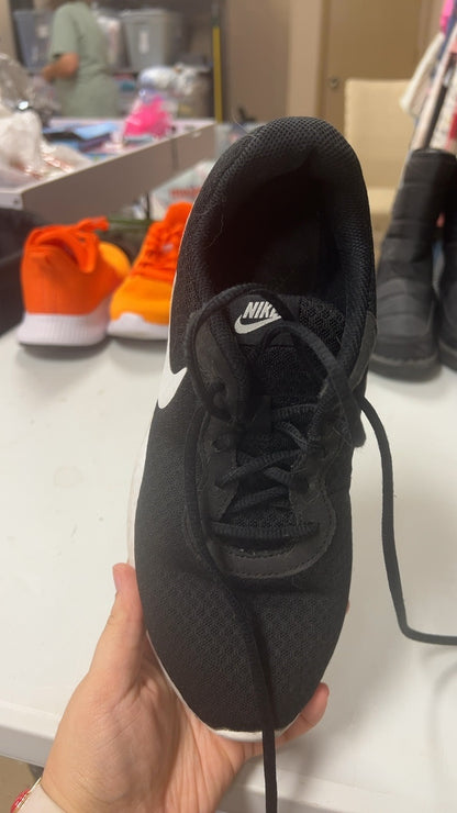 Nike Sneakers Mens 10 Black and White