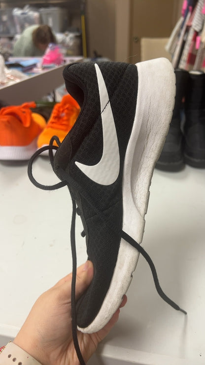 Nike Sneakers Mens 10 Black and White