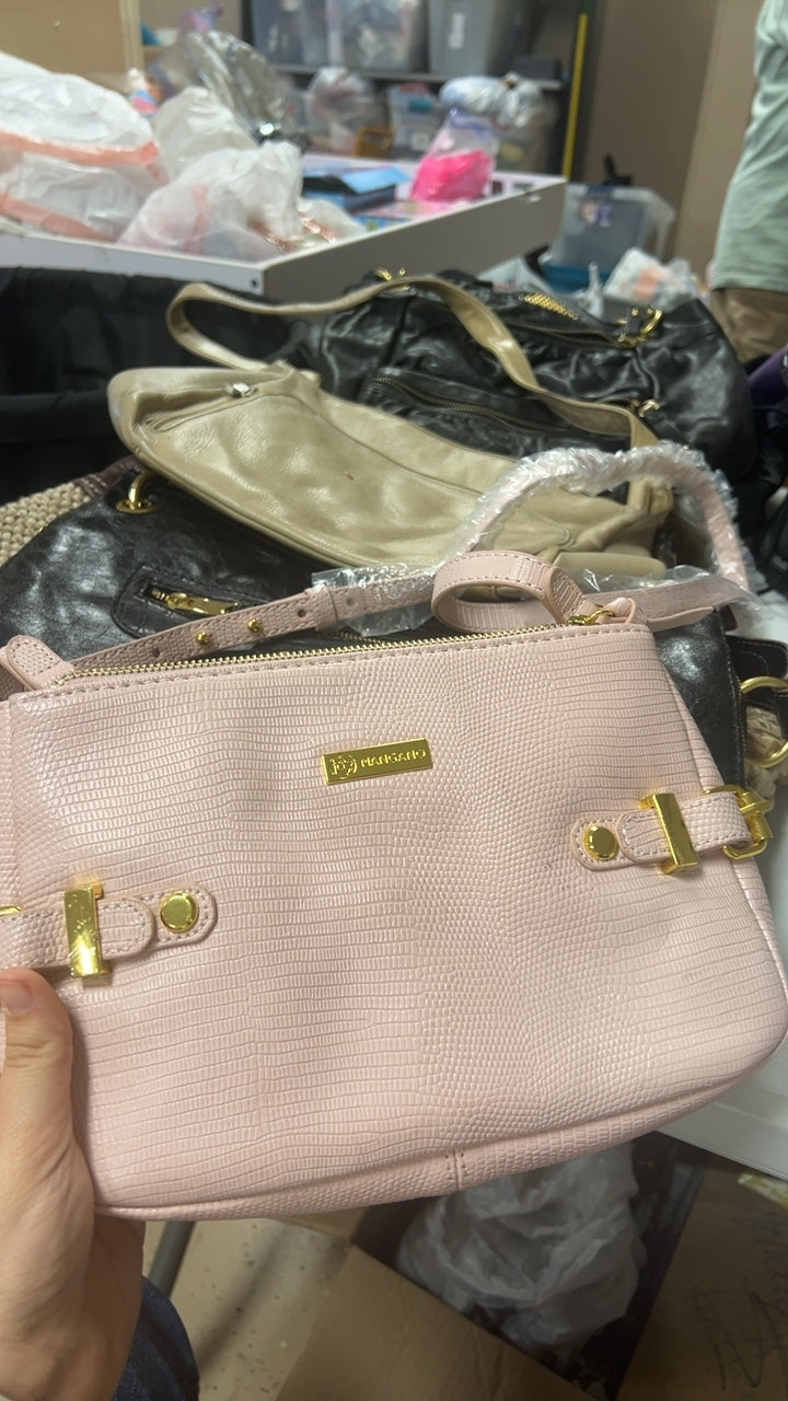Relic Group Bag Pink