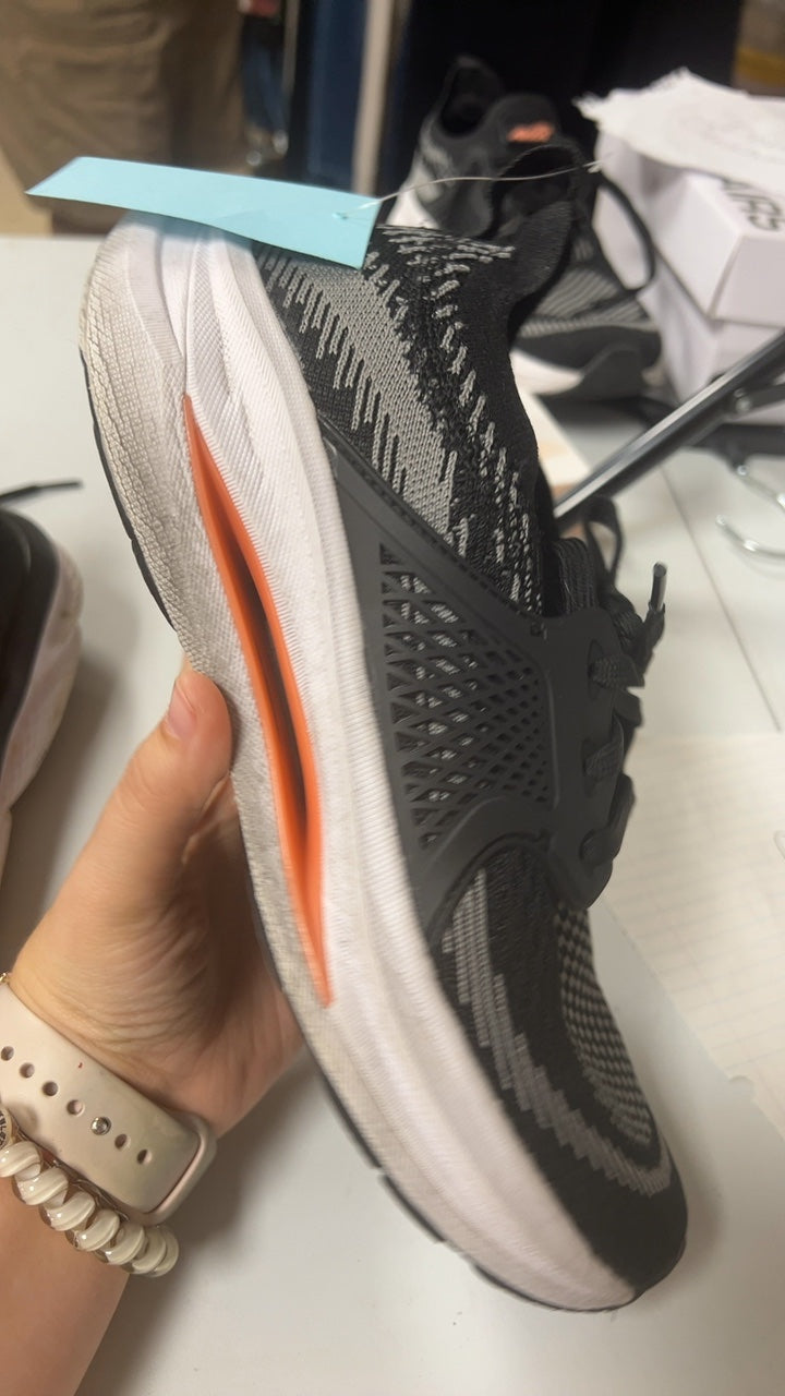 Sneakers 9.5 Black/Gray
