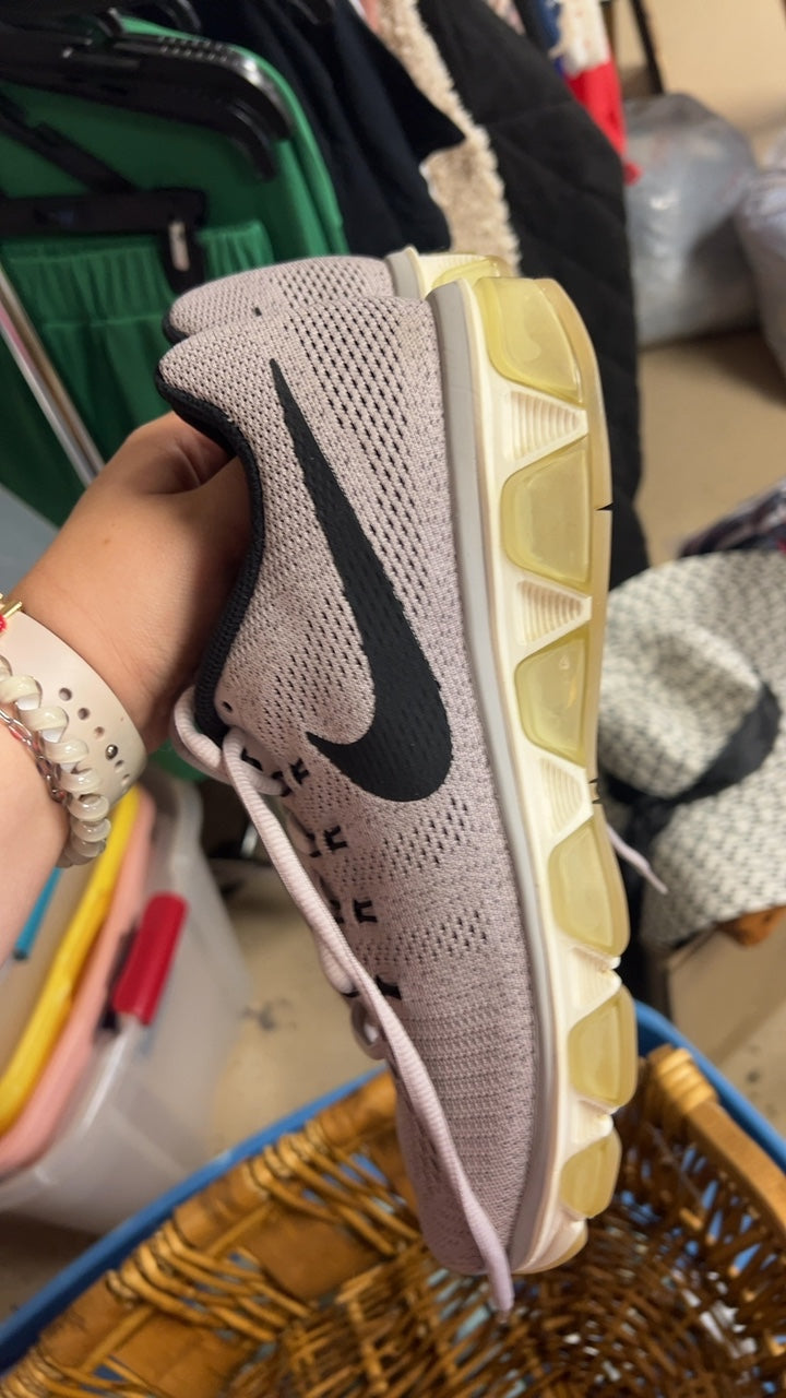 Nike Sneakers 9.5 Light pink