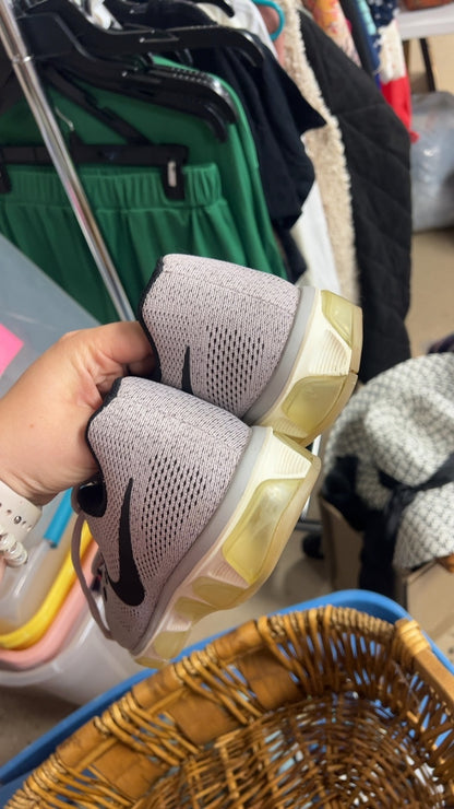 Nike Sneakers 9.5 Light pink