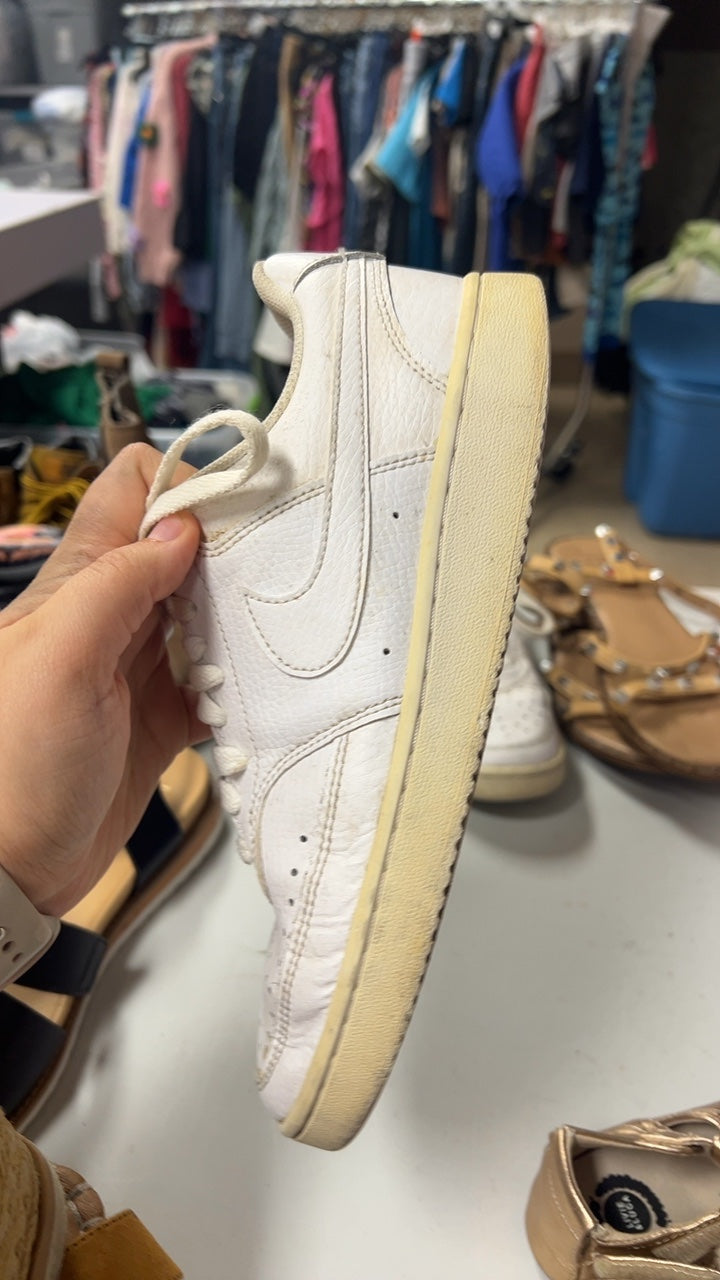 Nike Sneakers 7.5 White