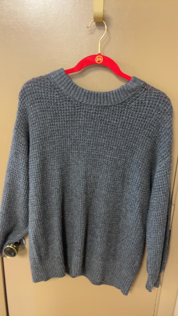 American Eagle Sweater Small Gray