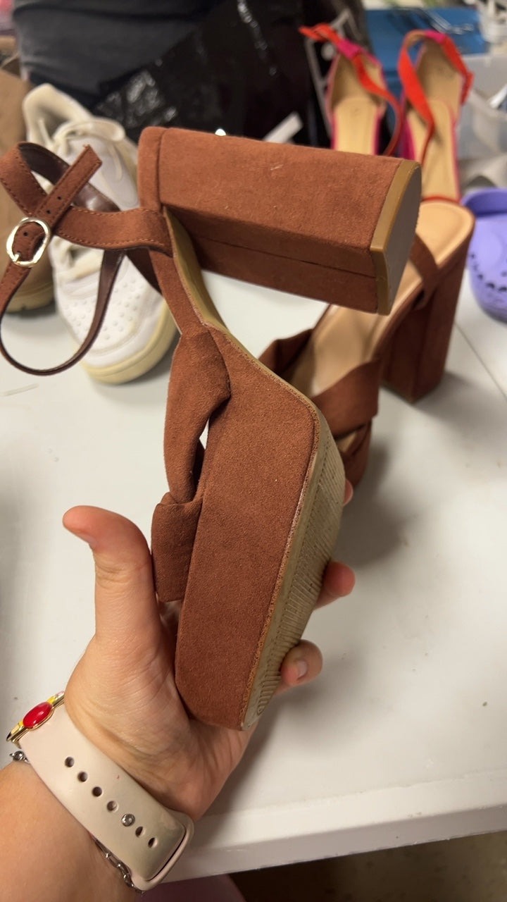 Sandals 8 Brown