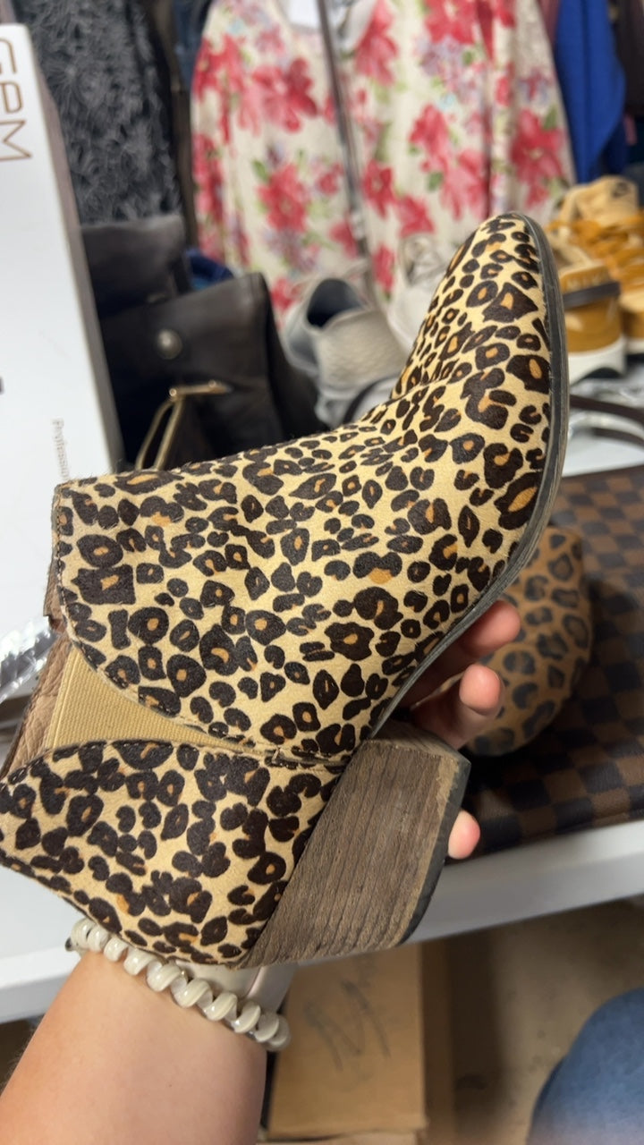 Booties Leopard print (beige with black spots)