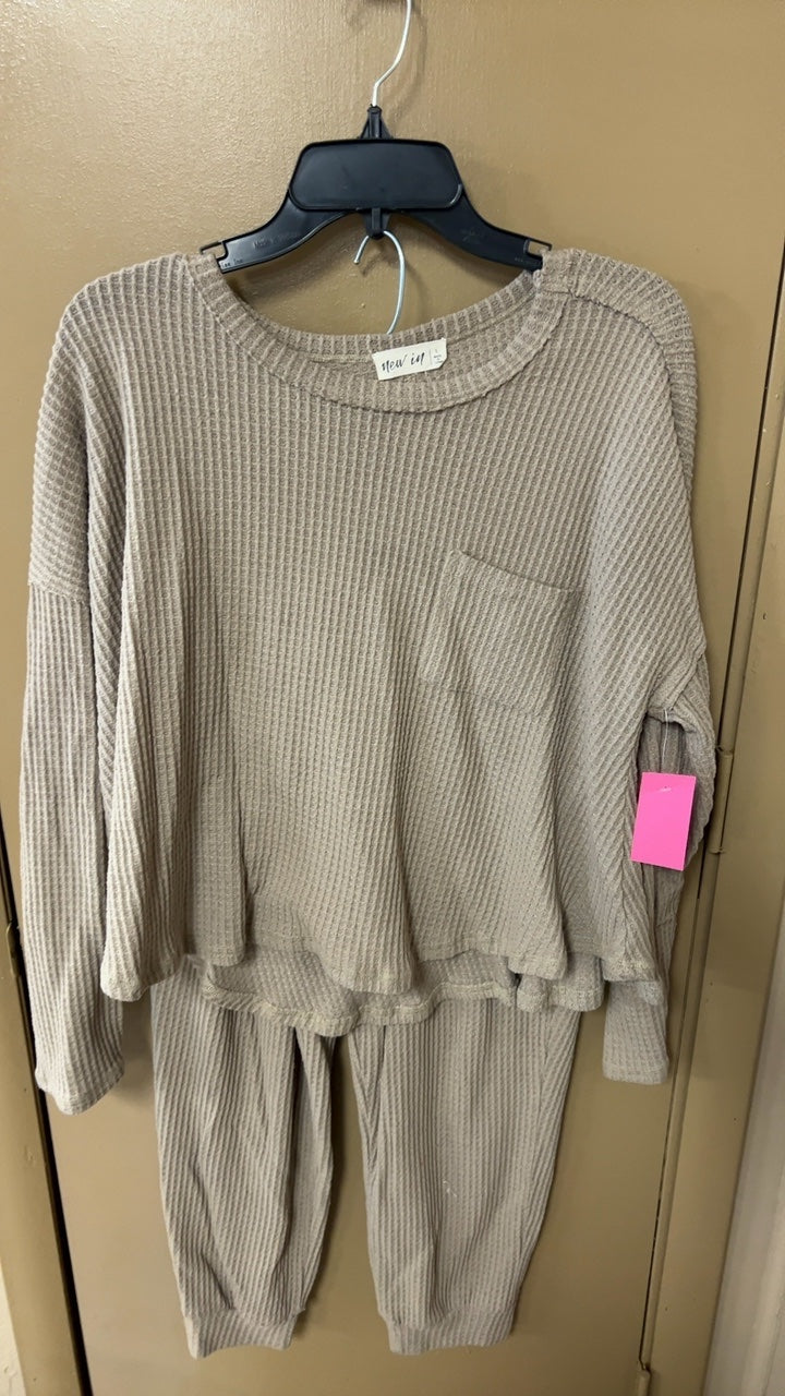 Boutique 2 piece set Large Beige
